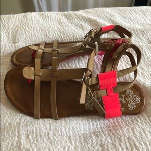 Size 8 NEW 💕 Mudd sandals. Brown with neon pink.